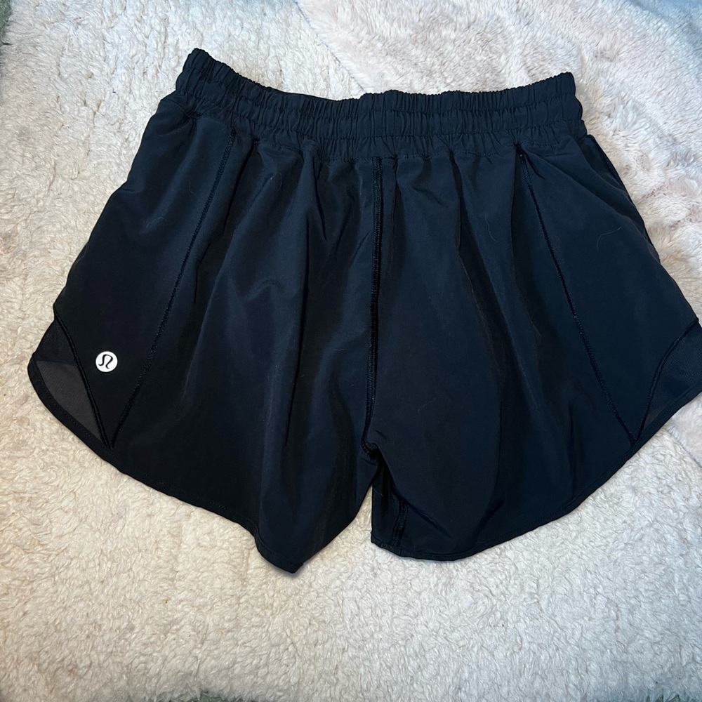 Lululemon hotty hot black shorts